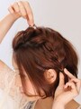 4編み込みを全体にくずして、ふんわりとラフな仕上がりに。
