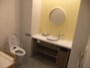 店内に設置されたトイレは３つ。そのうちの一つは写真の多目的用トイレ。