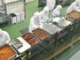 弁当の製造ラインをガラス越しに見学（画像提供：崎陽軒）