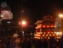 秩父夜祭（14）／夜空を彩る花火と屋台のコラボレーション！