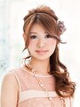 主役級のサイドアップヘアアレンジ・ロング