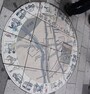 江戸時代の地図や浮世絵が載っていて、当時の様子がわかる。