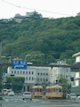 松山城（2）／伊予鉄道の市内電車と共に