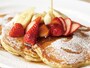 バビーズ サワークリーム パンケーキ（単品1400円、ドリンクセット1600円）。サワークリームをたっぷり使い、さっぱり・しっとり・クリーミー。焼きあがるまで、10～15分ほどかかります（画像提供：M・R・S）