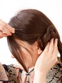 毛先が隠れるように留める
