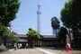 牛嶋神社から見るスカイツリー