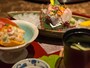「山里会席」より、秋の実白和え、かに新丈 の吸物、お造り。