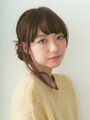 後れ毛で小顔効果