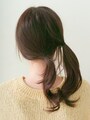 片サイドに寄せて結ぶ
