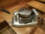 「カイラ・オリジナルワッフル」を焼くワッフルマシーン