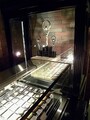 「CELLAR DE CHOCOLAT（セラー・ド・ショコラ）」店内に飾られた「ワールドチョコレートマスターズ」の優勝トロフィー