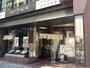 銀座中央通りに面した同店店頭