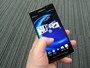 片手でしっかり持って操作ができるELUGA X P-02E