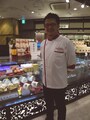 「パティスリー ヤナギムラ」の柳村豊仁シェフ。