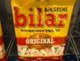 袋入りの中のお勧めは「Bilar（ビ－ラル）」です。スウェーデン語で「車」という名前のこのグミは、ひとつひとつが車の形をしています。定番の味から、時々、キャンピングカーが出たり、車のタイヤがでたりと面白いアイデアで商品を並べています。