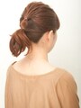 毛先に動きがついているのを確認する