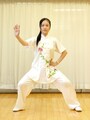 1.両足をアーチ状にして自然に立つ　【ポイント】　初心者の場合 重心移動は軽めに行う