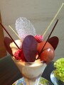 トップにもチョコレートのパーツがいっぱい