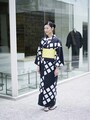 浴衣：awai霰縞(あられじま)浴衣(綿70%麻30%)  墨色 6万8250円(税込/仕立込) 　帯：霰縞単/長尺半幅帯(シルク100%)  檸檬 2万4150円(税込/仕立込)