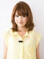鎖骨ラインのミディアムレイヤー