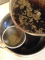 茶こしなどでキレイに濾して、常温で冷ませば出来上がり！冷ます時も蓋をしましょう。