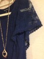 絶妙な丈のフリル袖