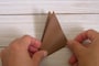 さらにもう一度折る