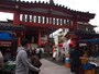 この日も大賑わいでお寺の前には露店もあった