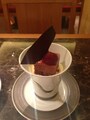 チョコレートムースとイチゴのコンポート