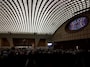 教皇謁見のためには収容人数12000人の謁見ホールがあります。