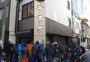 日曜日のお昼、50人ほどの行列ができていた。