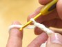 鎖編みを3目編む