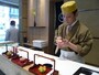 鶴屋吉信の和菓子作り実演