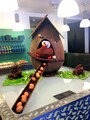 パトリック・ロジェのイースターの大きなオブジェ