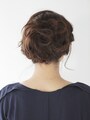 簡単で崩れにくい編み込みヘアアレンジ・バック
