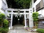 戸越村の鎮守で境内には古木がある