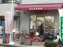 8年前は鮮やかだった「かっぱステーキ」の旗も今は色あせている