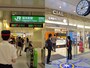 左：7月1日に開業した「北改札」　右：紅葉坂ギャラリー入口