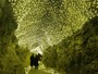 ライトアップされた「岩屋洞窟」