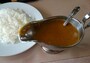 自分でライスの上にカレーをかける