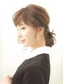 ミディアムヘアをひとつ結びで簡単ヘアアレンジ！