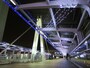 パシフィコ横浜の玄関口「クイーンモール橋」はイルミネーションの下を歩いて通れます