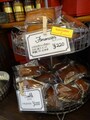 「パティスリー ビガロー」の「フィナンシェ」（税込220円）