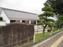 川越市立博物館。白壁と日本瓦がクリーンでスッキリした印象を与える。