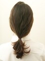 根元から10cmほどはなした部分をゴムで結ぶ