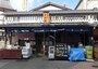 味のある店舗ファッサードだ
