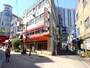 この路地一帯には老舗店が軒を連ねる