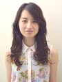 胸ラインのロングレイヤースタイル