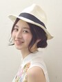 三つ編みで簡単！夏の帽子に似合う爽やかヘアアレンジ