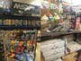 秋葉原の中でも屈指のランナップを誇るスーパーポテト秋葉原店。懐かしのゲームハード、ソフトが並んでいるので、眺めているだけでも楽しめちゃいます。